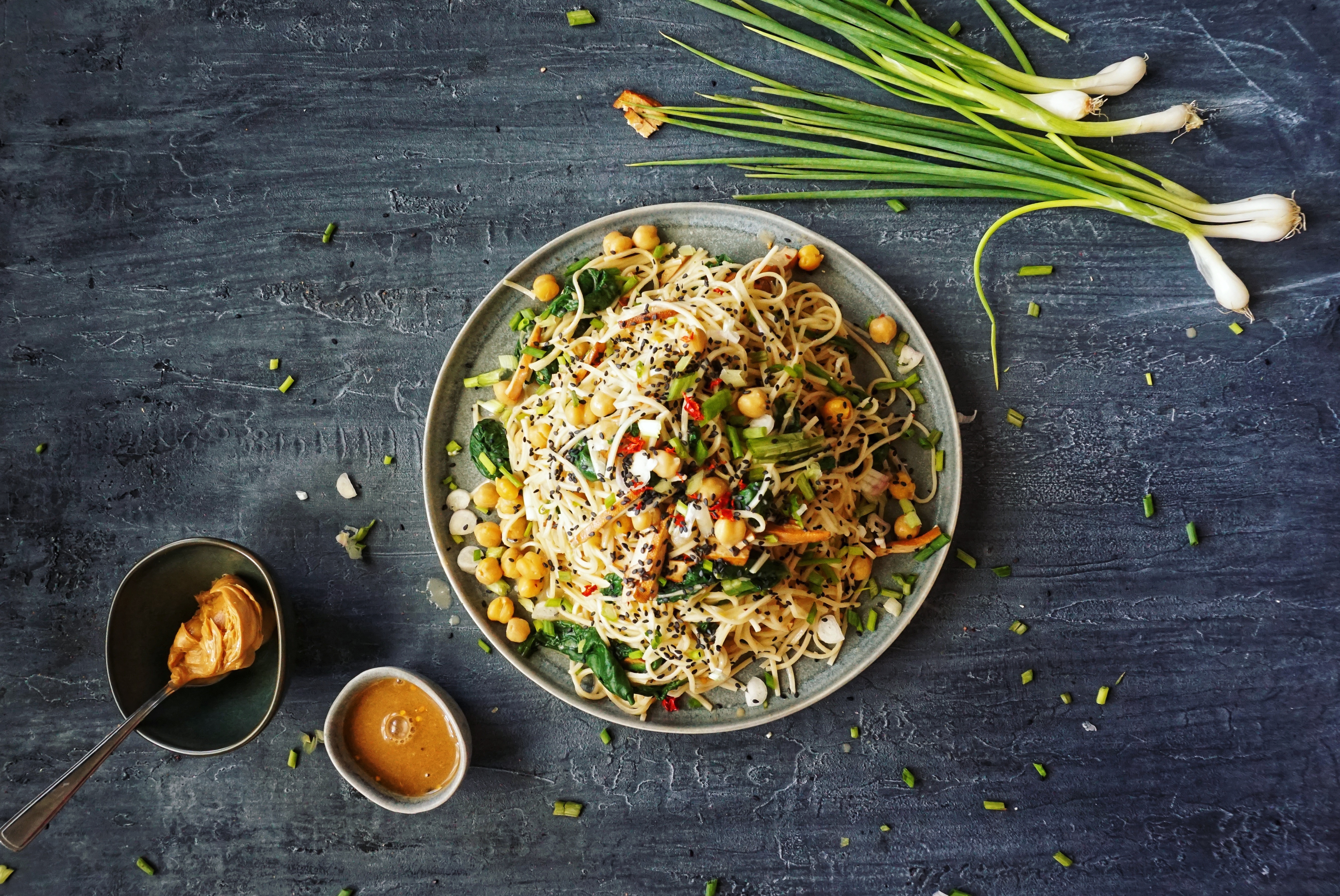 Read more about the article PAD THAI NOODLE SALAD