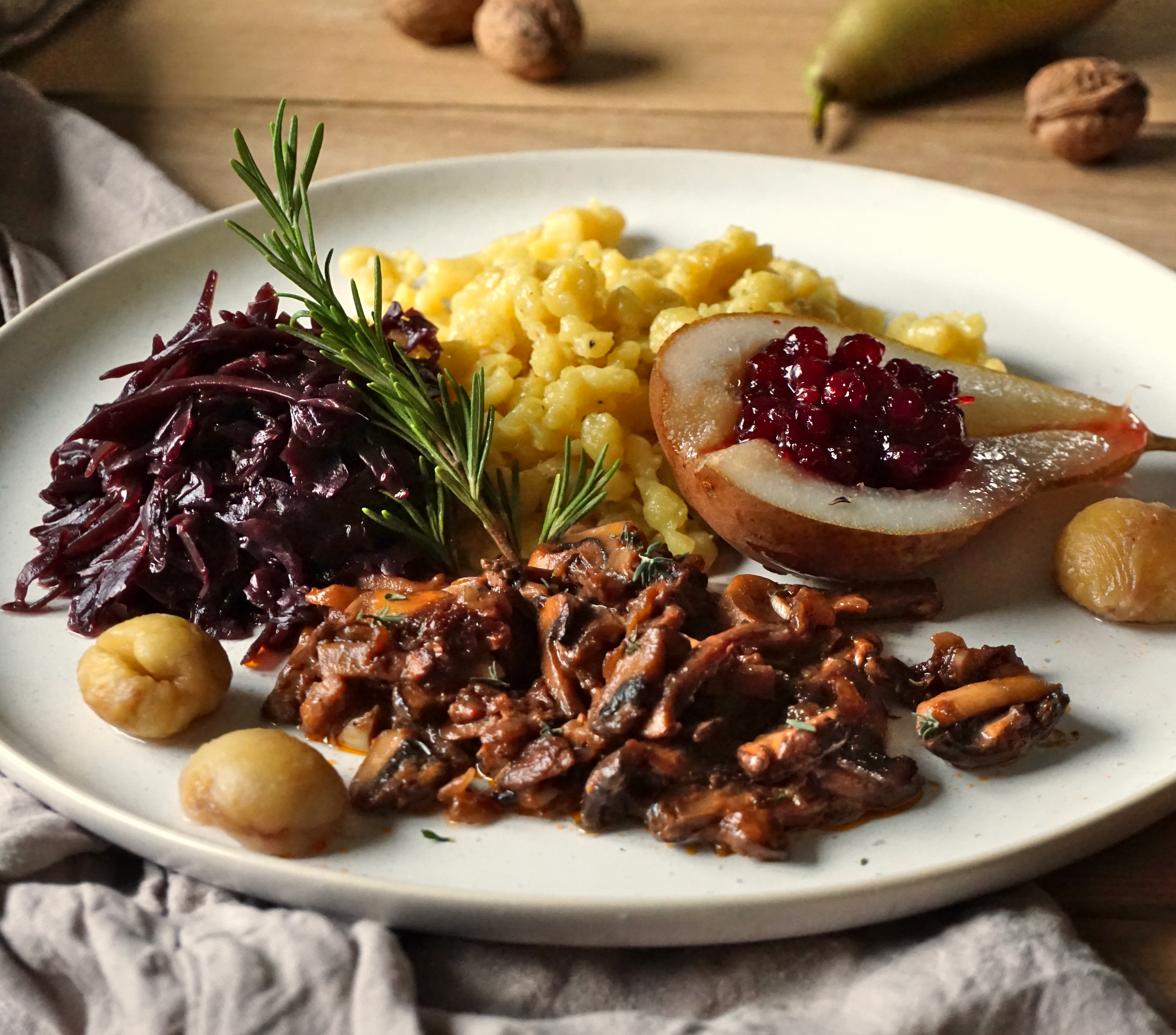 Mushrooms, Autumn, Traditional, Pear, Red Cabbage, Spätzle, Chnöpfli, Foodporn, Restaurant worthy, Recipe, Vegan, Best ever, Swiss