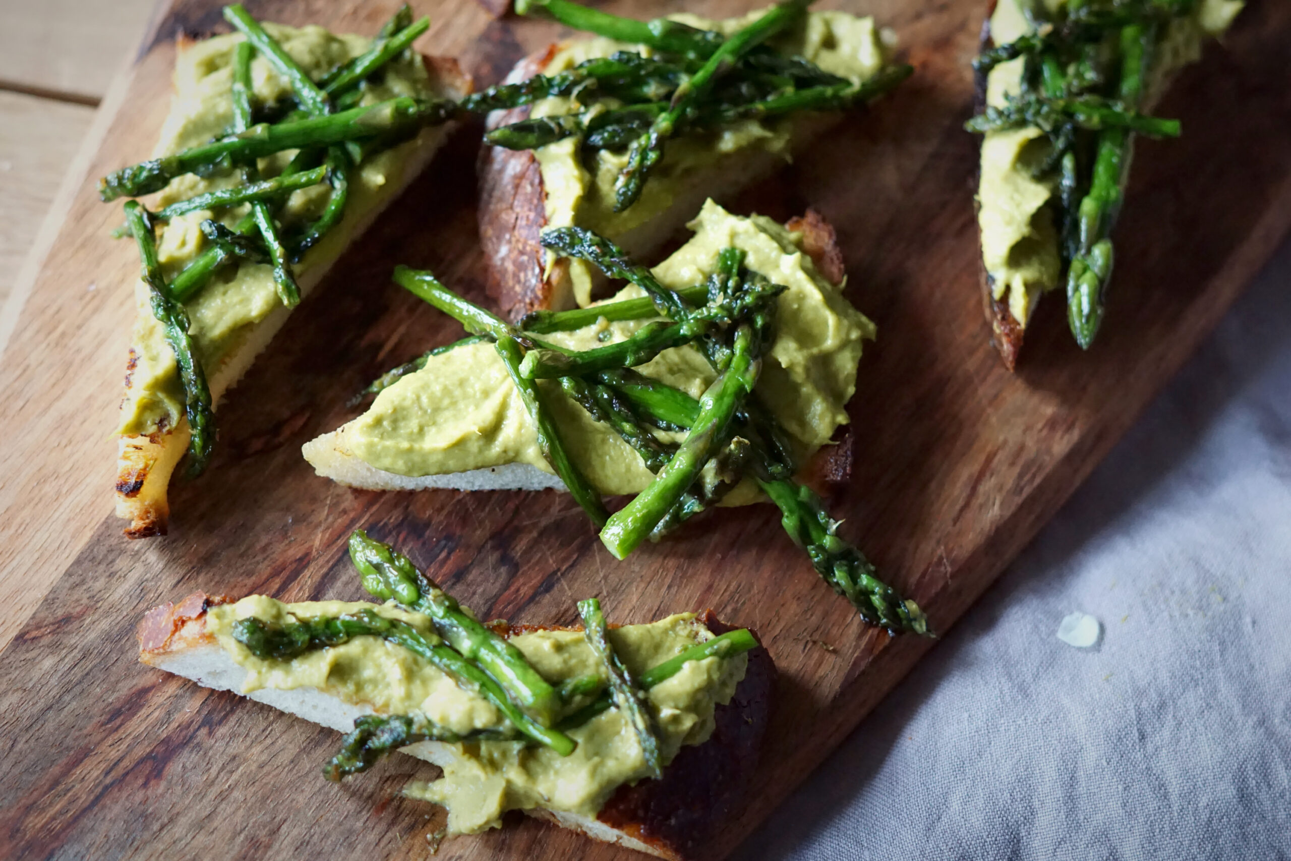 Read more about the article ASPARAGUS CROSTINI
